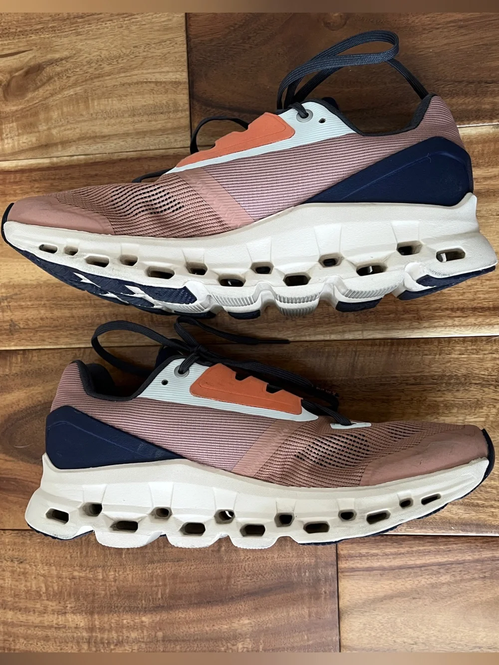 Women’s OnCloud Cloud Stratus 2 in Cork Fawn size 8